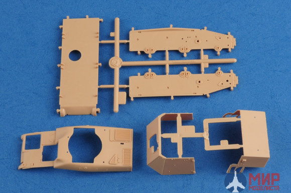 83809 Hobby Boss САУ Befehlsfahrzeug auf Fgst. Pz.Kpfw.35 R 731(f)  (1:35)