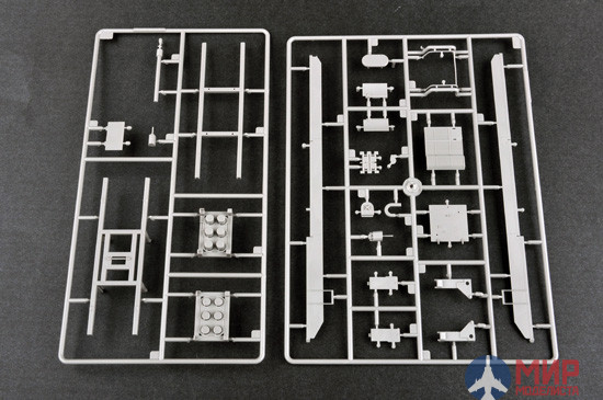 01046 Trumpeter 1/35 САУ  M270/A1 Multiple Launch Rocket System - Germany