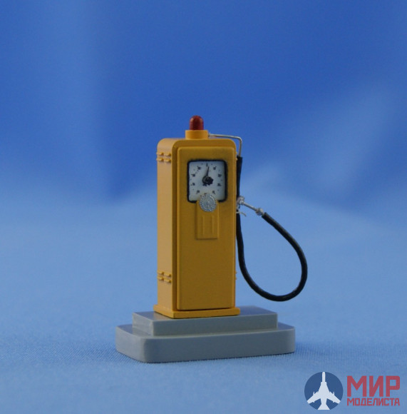 NS-43R-0026 North Star Models 1/43 Soviet Gas station GARO type 384