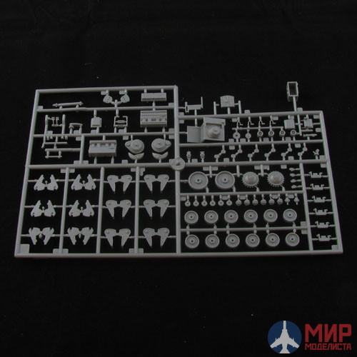 CB35005 Bronco Models 1/35 САУ 10.5cm  leFH18(Sf) auf Geschutzwagen 39H(f)