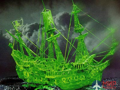 05433 Revell 1/72 Корабль-призрак Ghost ship with night colour