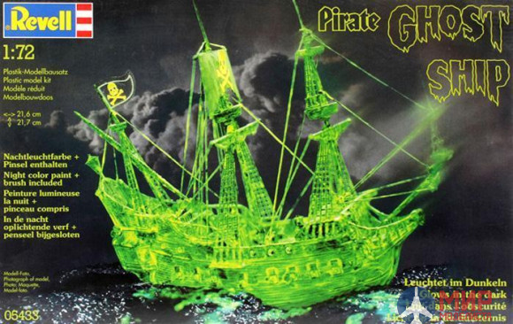 05433 Revell 1/72 Корабль-призрак Ghost ship with night colour