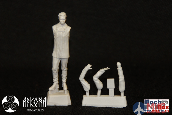 AMB35001 ARKONA miniatures Фигура Михаил Кошкин ("Подарочный набор", деревянная коробка) 1/35