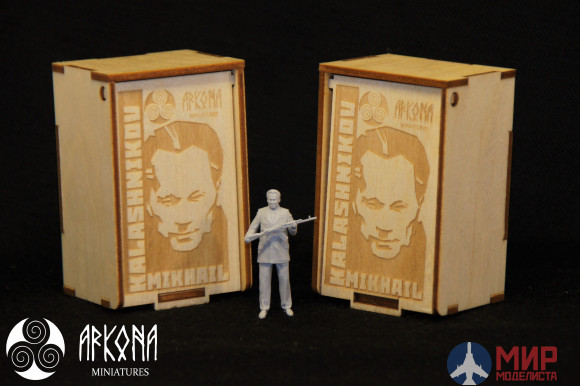 AR35-001 ARKONA miniatures Фигура Михаил Калашников (деревянная коробка, без подставки) 1/35