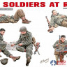 35200 MiniArt фигуры  U.S. SOLDIERS AT REST  (1:35)